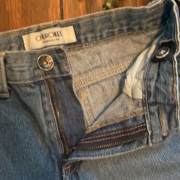 Cherokee boy’s size 8 denim carpenter shorts - Picture 3 of 5